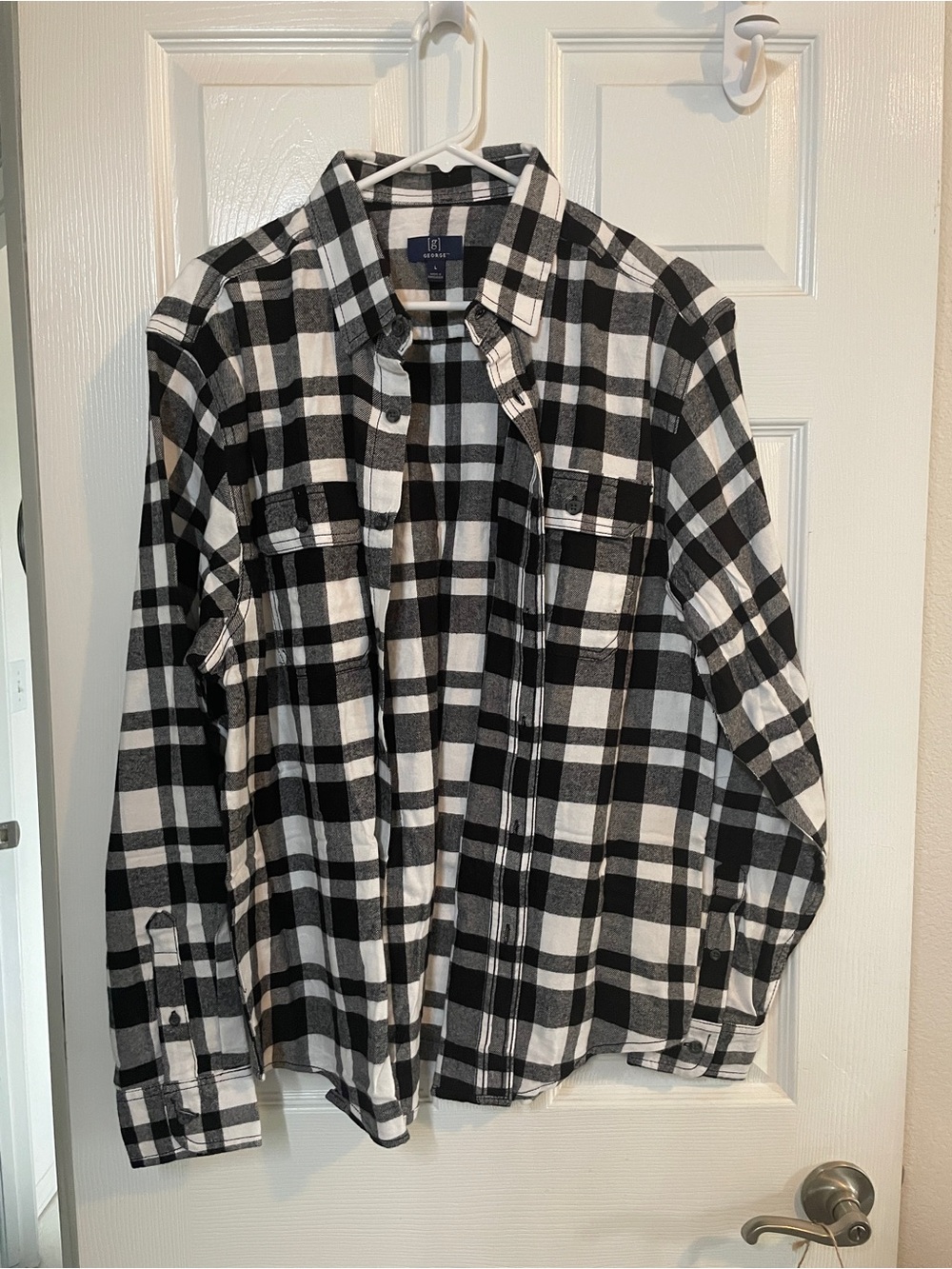 🦋Black and White Plaid Button up
